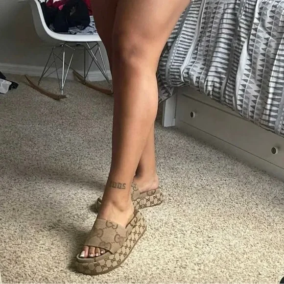 Gucci.sandals